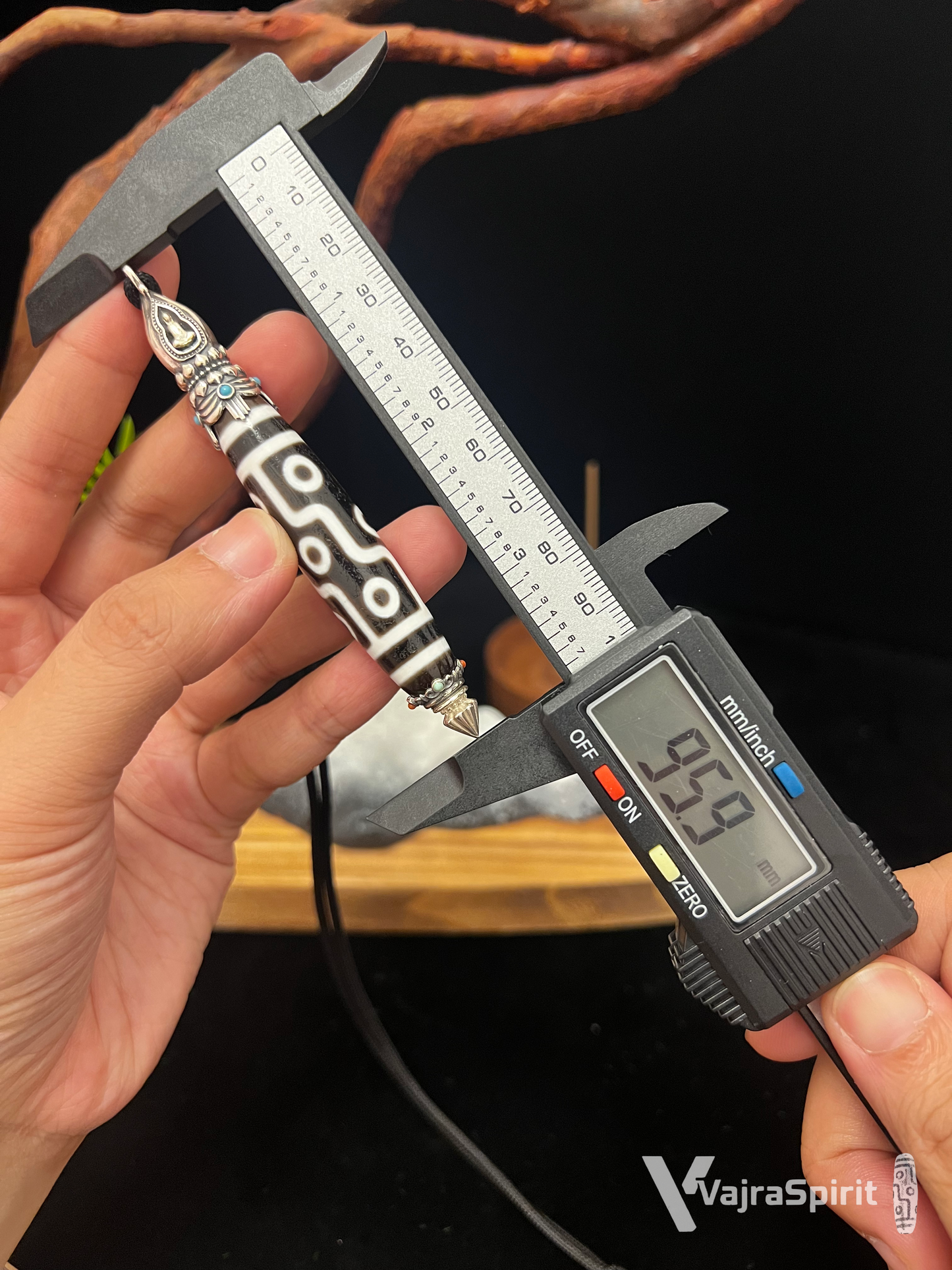 Zigzag Nine-Eyes Dzi Bead