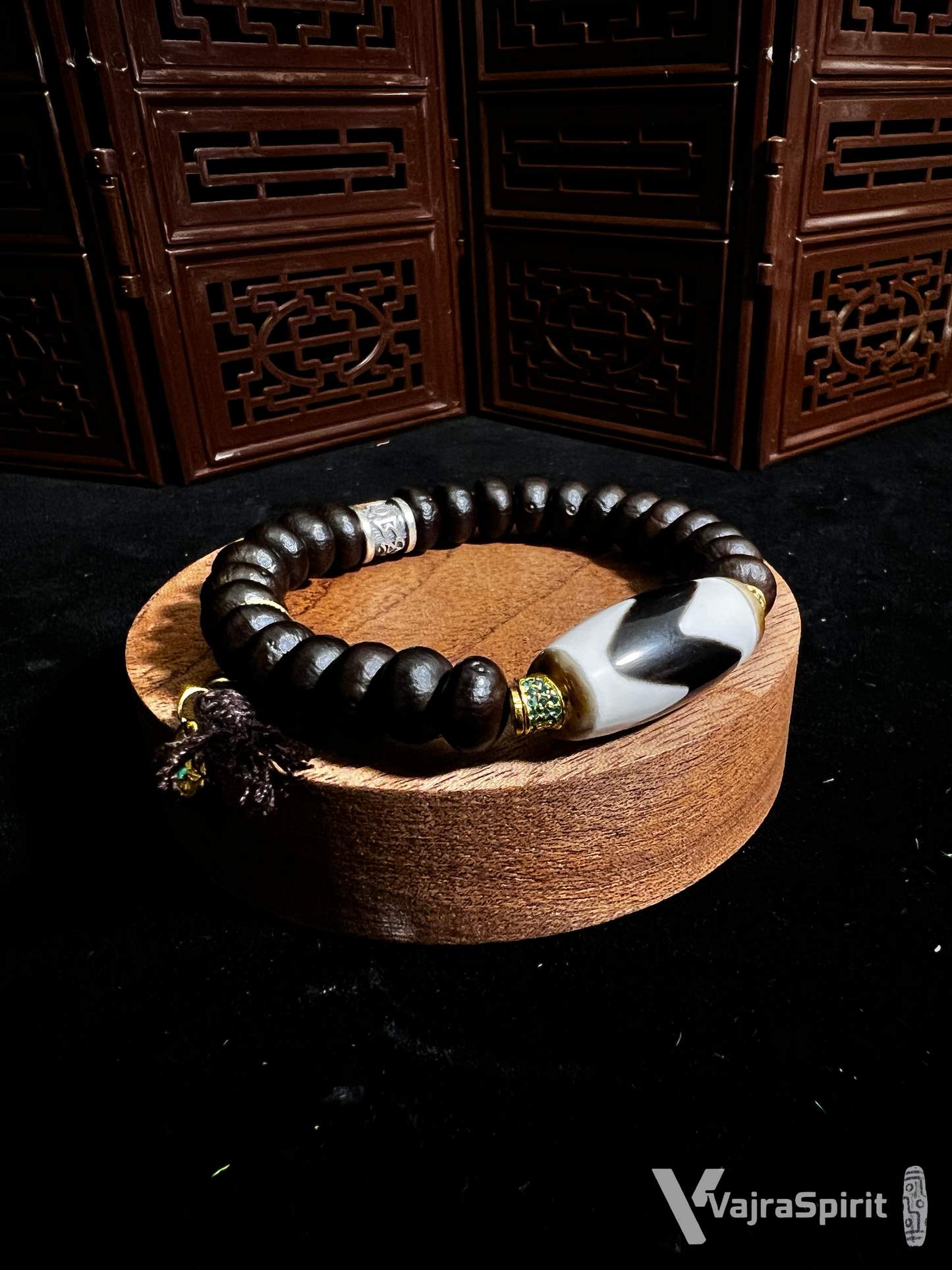 Tiger Tooth Dzi & Alms Bowl Bracelet