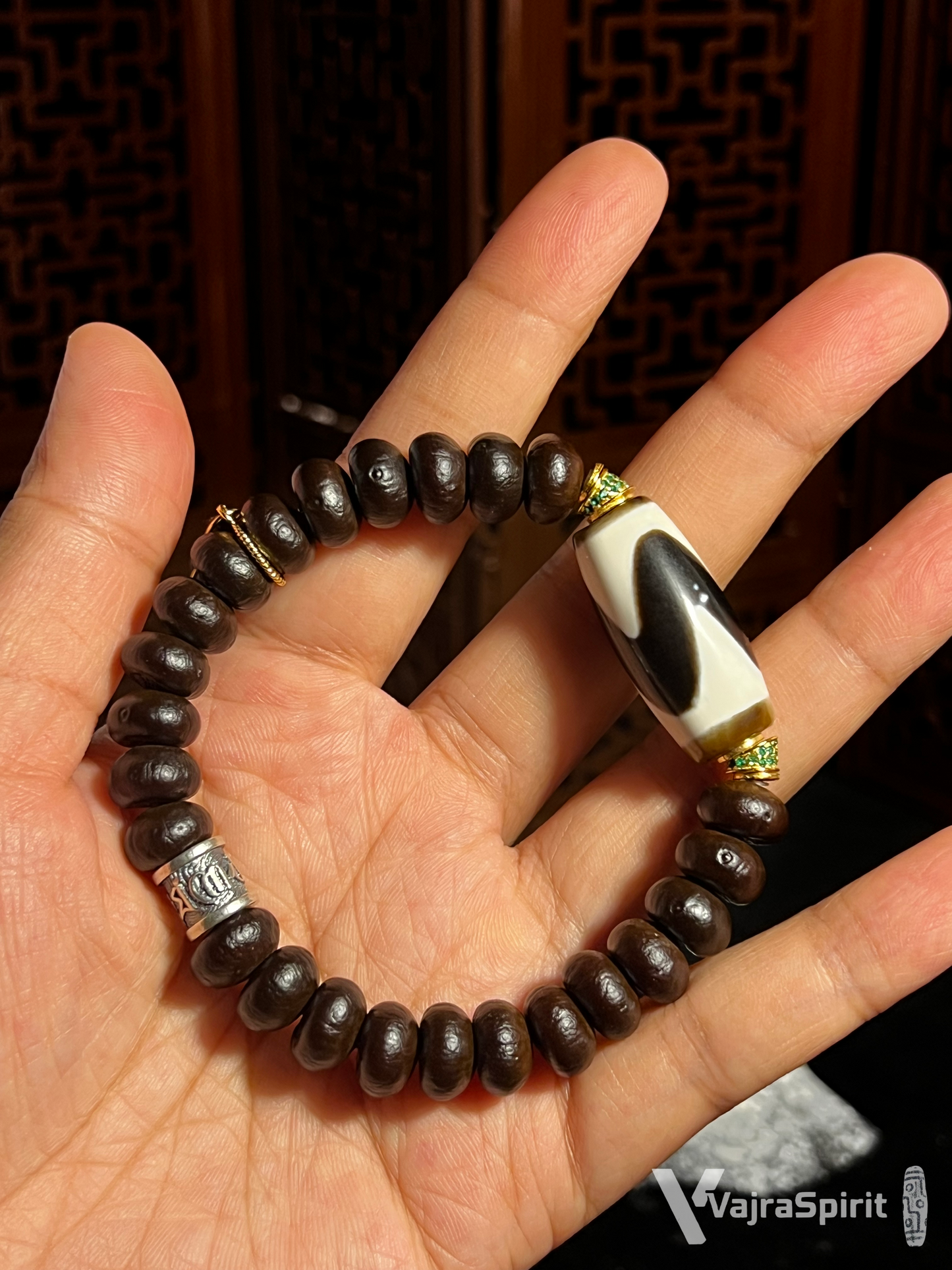 Tiger Tooth Dzi & Alms Bowl Bracelet