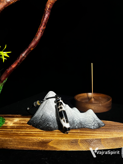 Flying Dragon Dzi with Mantra Adornment