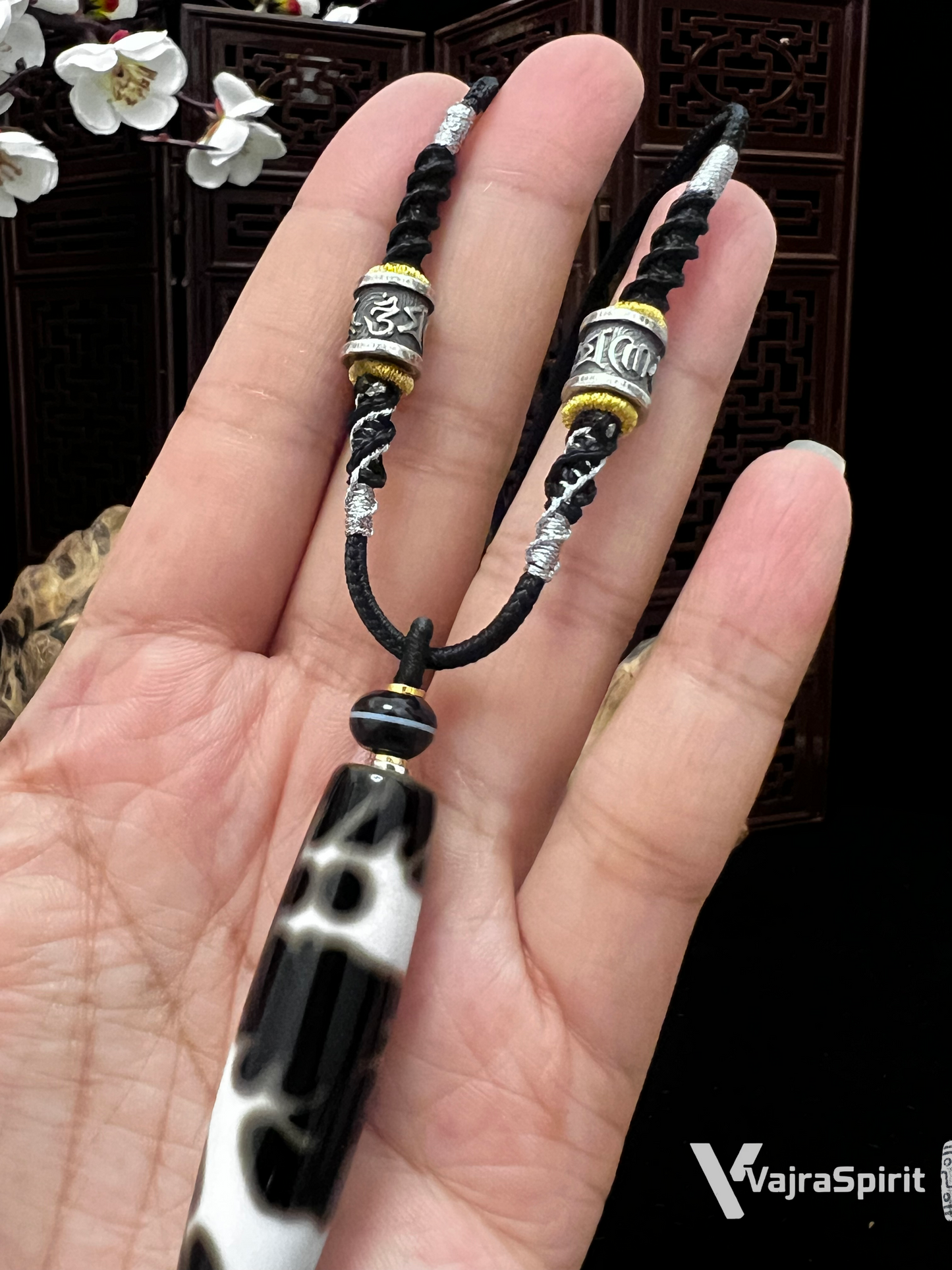 Flying Dragon Dzi with Mantra Adornment