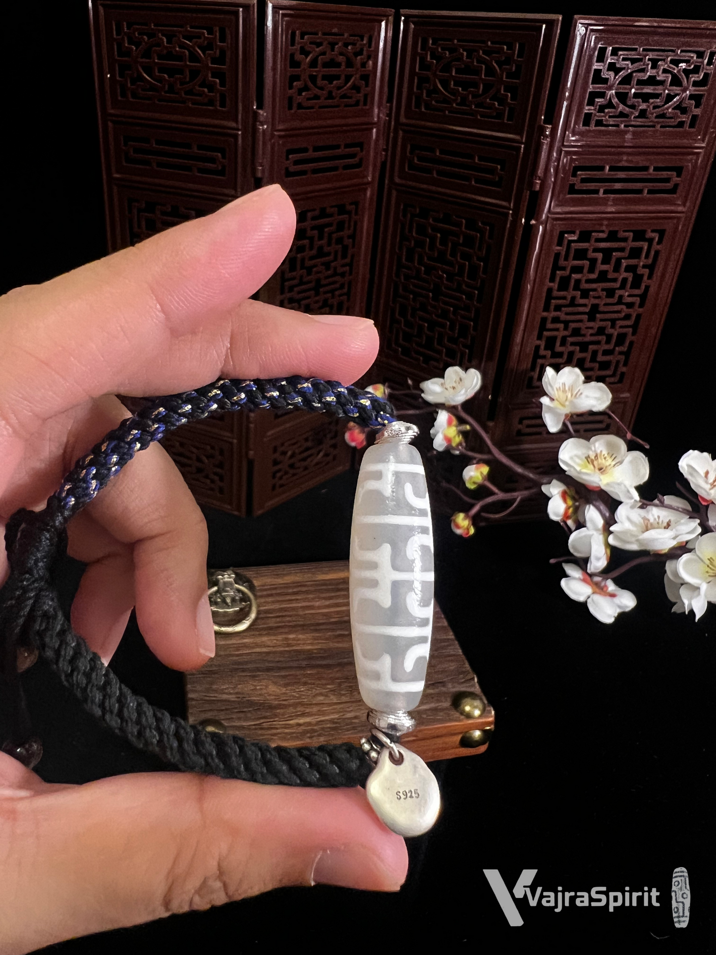 Infinity Dzi Bead Bracelet