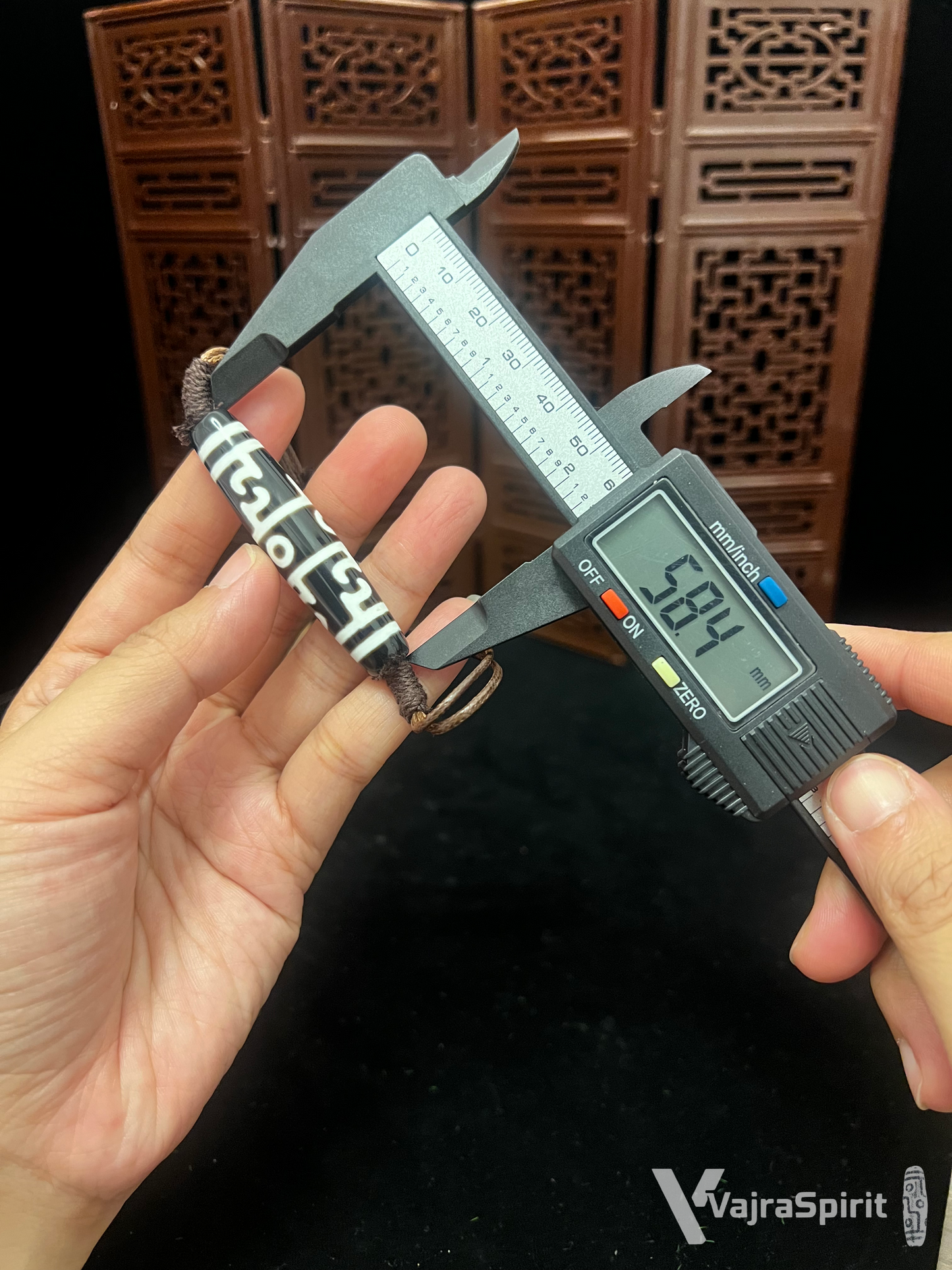 Lotus Master Three-Eyes Dzi Bead